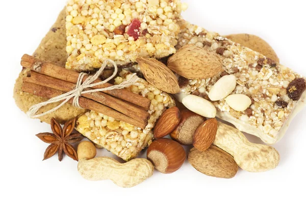 Smakelijke noten en muesli bars. gezonde voeding — Stockfoto