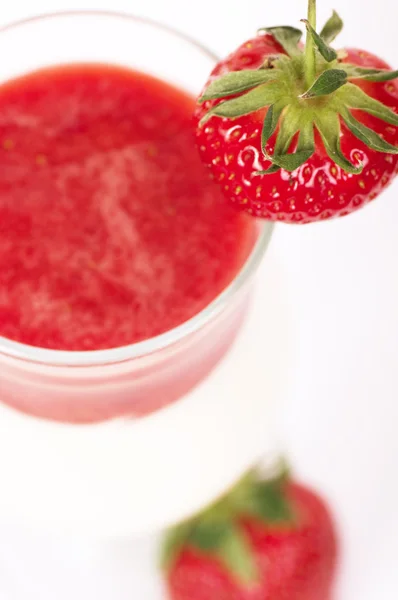 Vers fruit sap cocktails met vitamine in een glas — Stockfoto