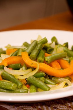 biber ile Asya kızarmış kuşkonmaz