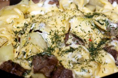 etli patates ve peynir