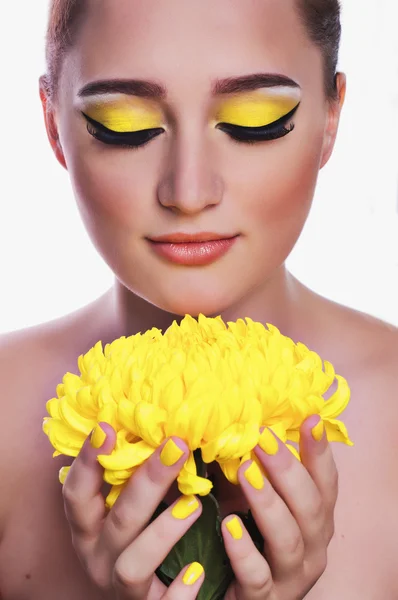 Portrait of beautiful young woman with makeup — Stock Photo, Image