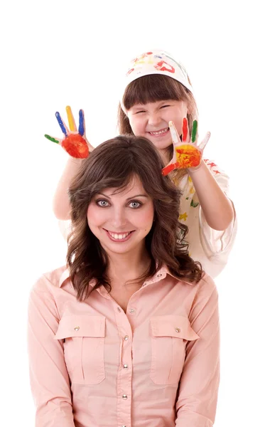 Glückliche Familie, junge schöne Mutter und ihre kleine Tochter mit farbig bemalten Händen auf weißem Hintergrund — Stockfoto