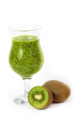 kivi bir bardak taze meyve suyu kokteyller.