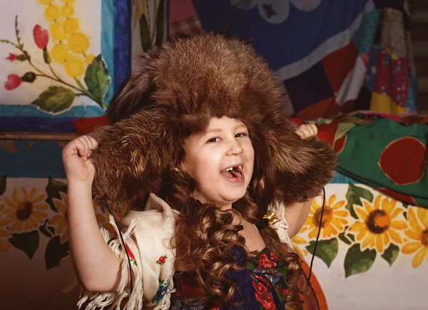 Chica en sombrero de invierno en estilo vintage —  Fotos de Stock