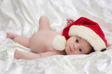 Noel Noel Baba şapkası ile küçük şirin kız