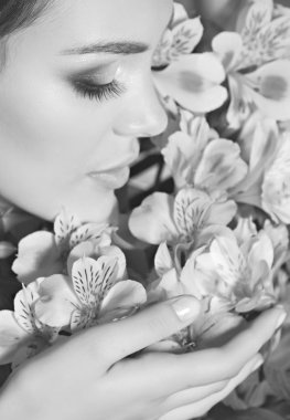 genç kadının Çiçekler Güzellik yüz