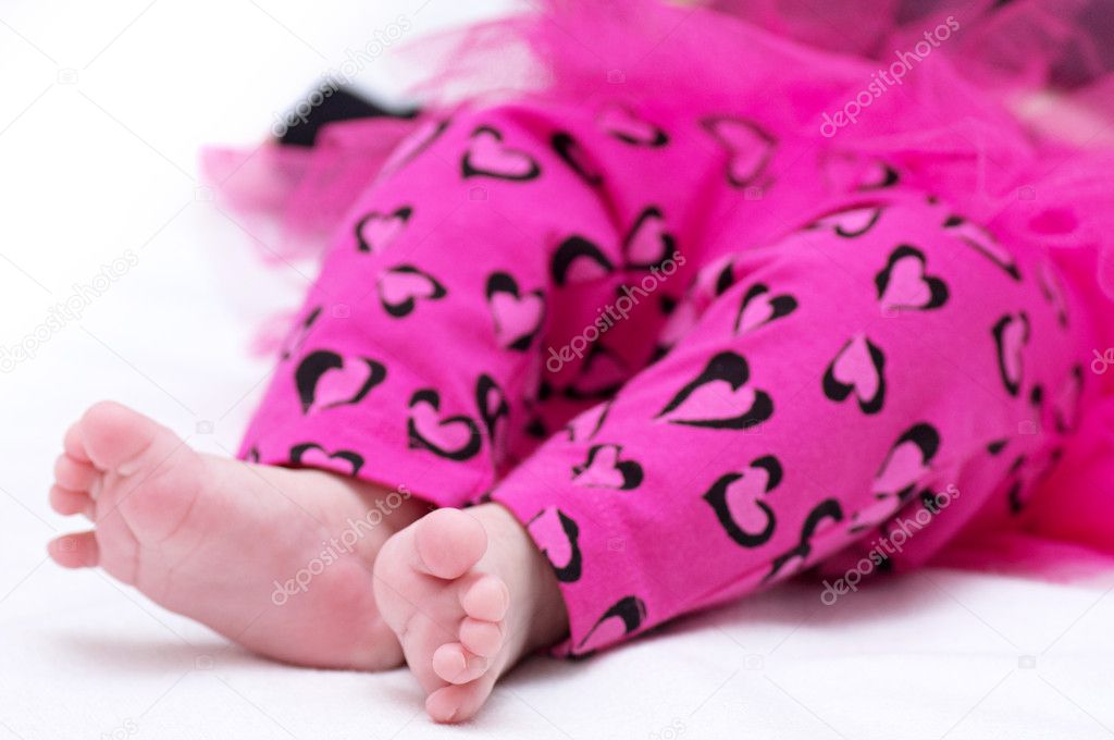Pieds Bebe Fille Nouveau Ne En Vetements Roses Image Libre De Droit Par Forewer C Pieds Bebe Fille Nouveau Ne En Vetements Roses Image Libre De Droit Par Forewer C