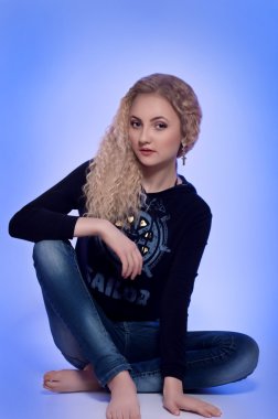 Moda Elbiseli Kadın