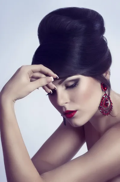 Mujer con joyas — Foto de Stock