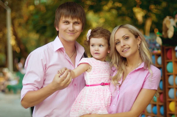 Familie met dochter — Stockfoto