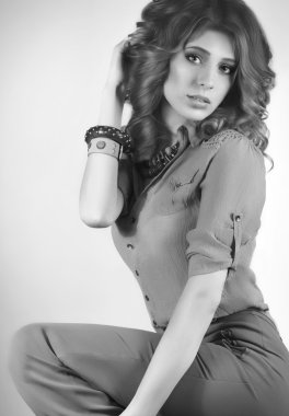 değerli süslemeleri ile kadın