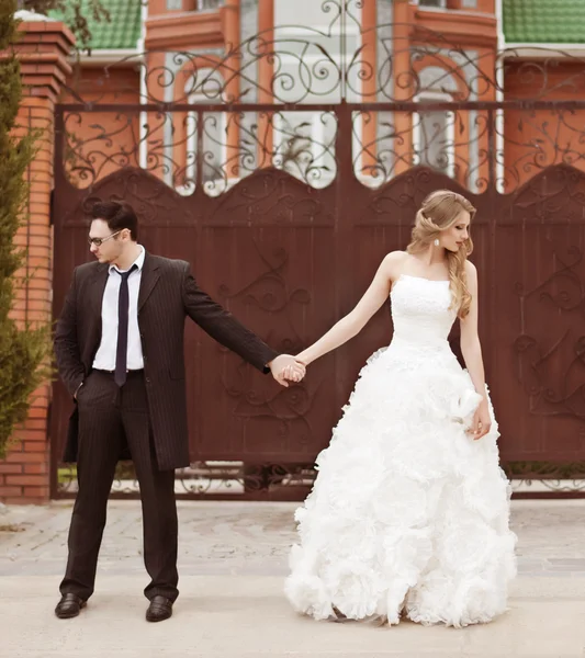 Bride and groom — Stock Photo, Image