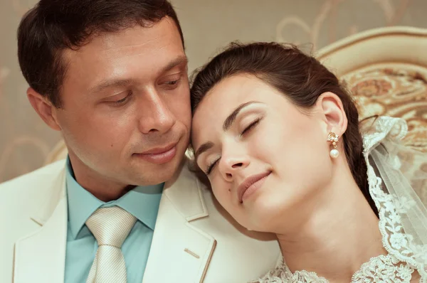 Bride and groom — Stock Photo, Image