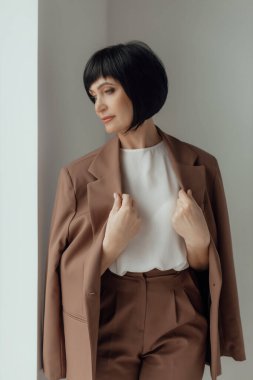 Mutlu bir son sınıf kadını portresi. Yaşlılar yaşam tarzı konsepti