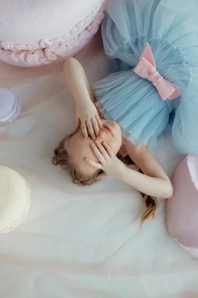 Cute Smiling Little Girl Blue Dress Happy Birthday Birthday Princess — Stock Photo, Image