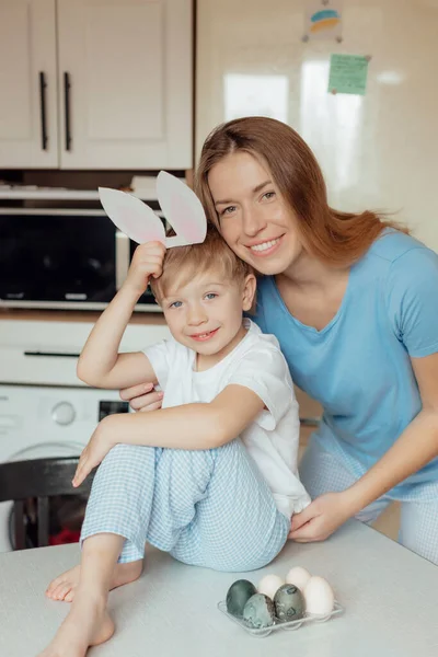 Happy Family Preparing Easter Eggs Indoors Mother Boy Celebrating Happy — Stock Photo, Image