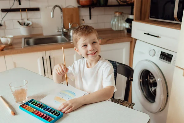 Toddler Boy Makes Postcard Easter Holiday Easter Holiday Together Home — Stock Photo, Image