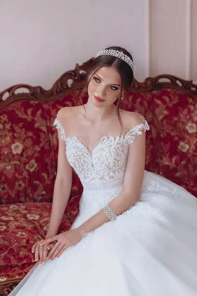 Ritratto Bella Giovane Sposa Nell Abito Sposa Arioso Delicato Ritratto — Foto Stock