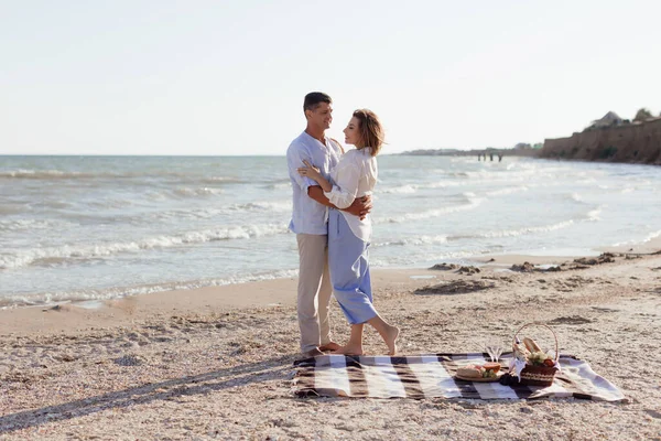 Heureux Couple Romantique Âge Moyen Sont Bord Mer Lifestyle Concept — Photo