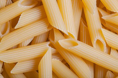 Çiğ makarna tüylerinin dokusu üst görünüm