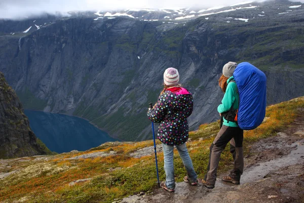 Child and mother outdoors — Stock Photo, Image