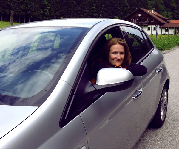 Fille et voiture — Photo