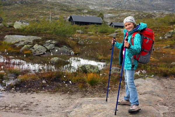 Fille en plein air — Photo