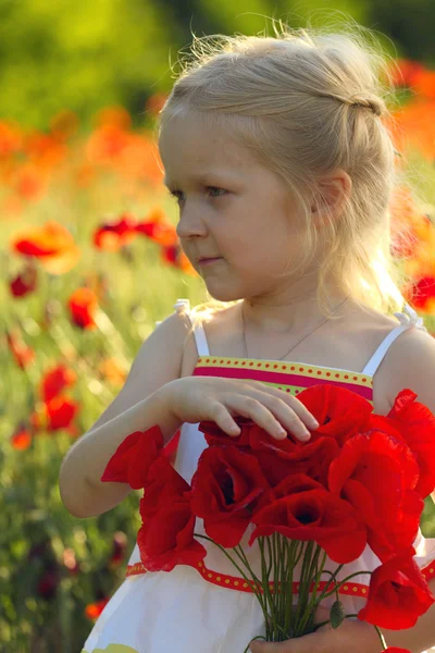 Girl with poppies — Stock Photo, Image