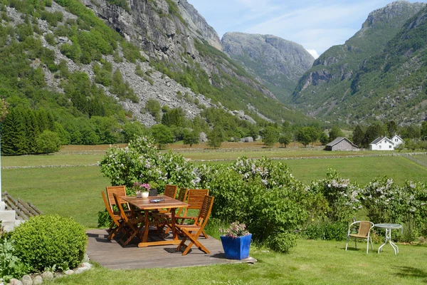 Table and chairs — Stock Photo, Image