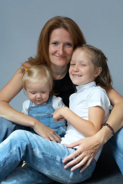 Mor med döttrar — Stockfoto