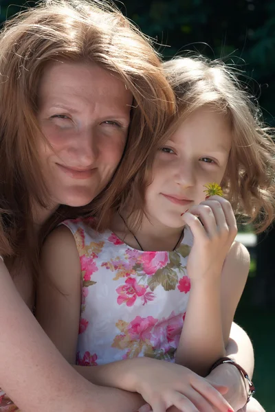 Mother and daughter — Stock Photo, Image