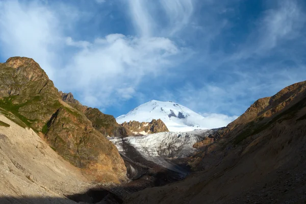Bom dia Elbrus. — Fotografia de Stock