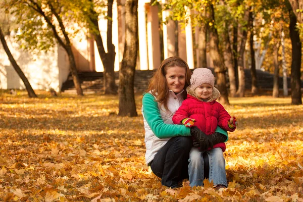 Familia al aire libre — Foto de Stock