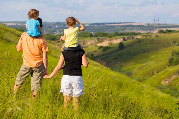 Family outdoors — Stock Photo, Image