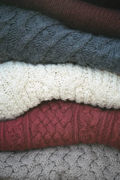 Una Pila Suéteres Punto Calidez Comodidad Hobb — Foto de Stock