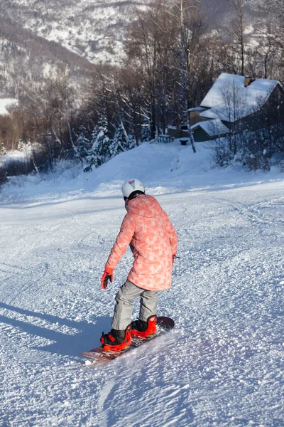 Happy Girl Ski Resort Riding Snowboard Winter Sport — Stock Photo, Image