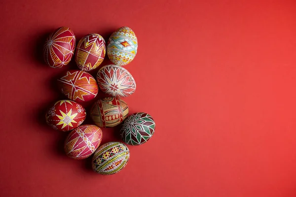 Cartão Páscoa Feliz Belo Ovo Páscoa Pysanka Feito Mão Fundo — Fotografia de Stock