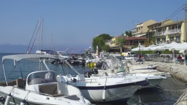 Kassiopi Greece Jule 2021 Fishing Boots Yachts Moored Harbour Tourist — 图库视频影像