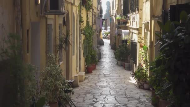 Wäschetrocknen Der Engen Straße Der Altstadt Von Kerkyra Insel Korfu — Stockvideo