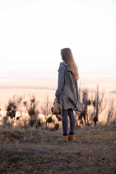 Beautiful Happy Girl Hat Looks Distanc — Stock fotografie