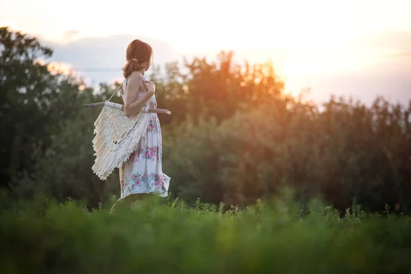 Criação Painel Macrame Menina Com Painel Macram Pôr Sol Fiel — Fotografia de Stock