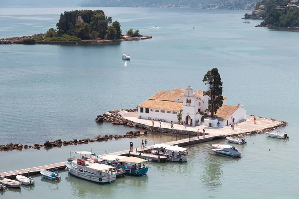 Kerkyra Corfu Greece 2021年7月11日 ヴラチェルナ修道院の眺めカノーニ島とマウス島 — ストック写真