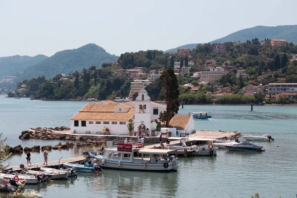 Kerkyra Corfu Greece 2021年7月11日 ヴラチェルナ修道院の眺めカノーニ島とマウス島 — ストック写真