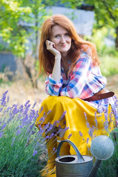 Girl Garden Background Lavender Garden Horticulture — Φωτογραφία Αρχείου