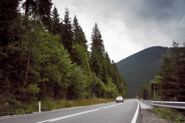 Viaggio Estivo Strada Bellissimo Paesaggio Vista Una Strada Montagna Romania — Foto Stock