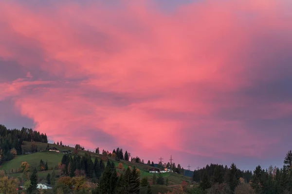 Autumn Landscape Beautiful View Alpine Villages Backdrop Bright Pink Dawn — Stock Photo, Image