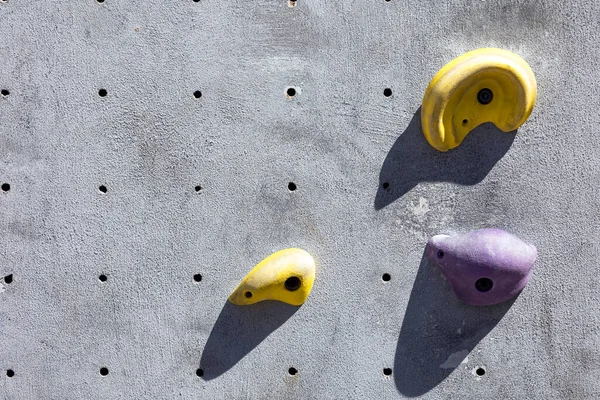 Boulderwand Met Kleurrijke Handgrepen Sport Actieve Levensstijl — Stockfoto