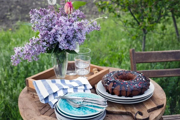 Garden Still Life Tea Party Garden Pie Vase Bouquet Lilac — Fotografia de Stock