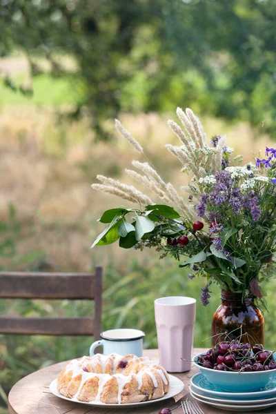 Garden Tea Party Country Style Still Life Herry Pie Cups — Stockfoto