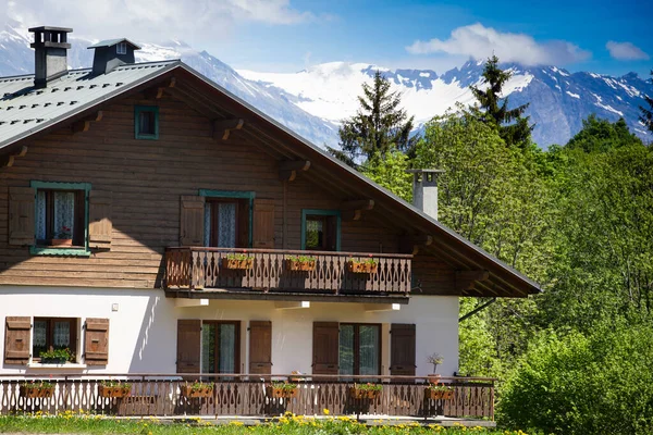 Traditional Wooden Alpine Hut Mountain — Zdjęcie stockowe